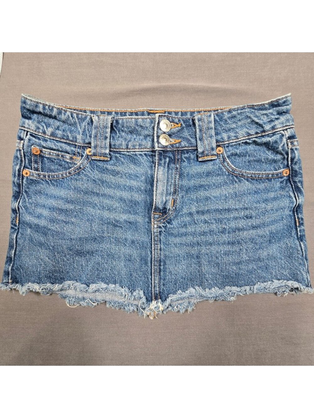 American Eagle Womans Size 00 Low-Rise Mini Denim Skirt Frayed Hem Blue Y2K